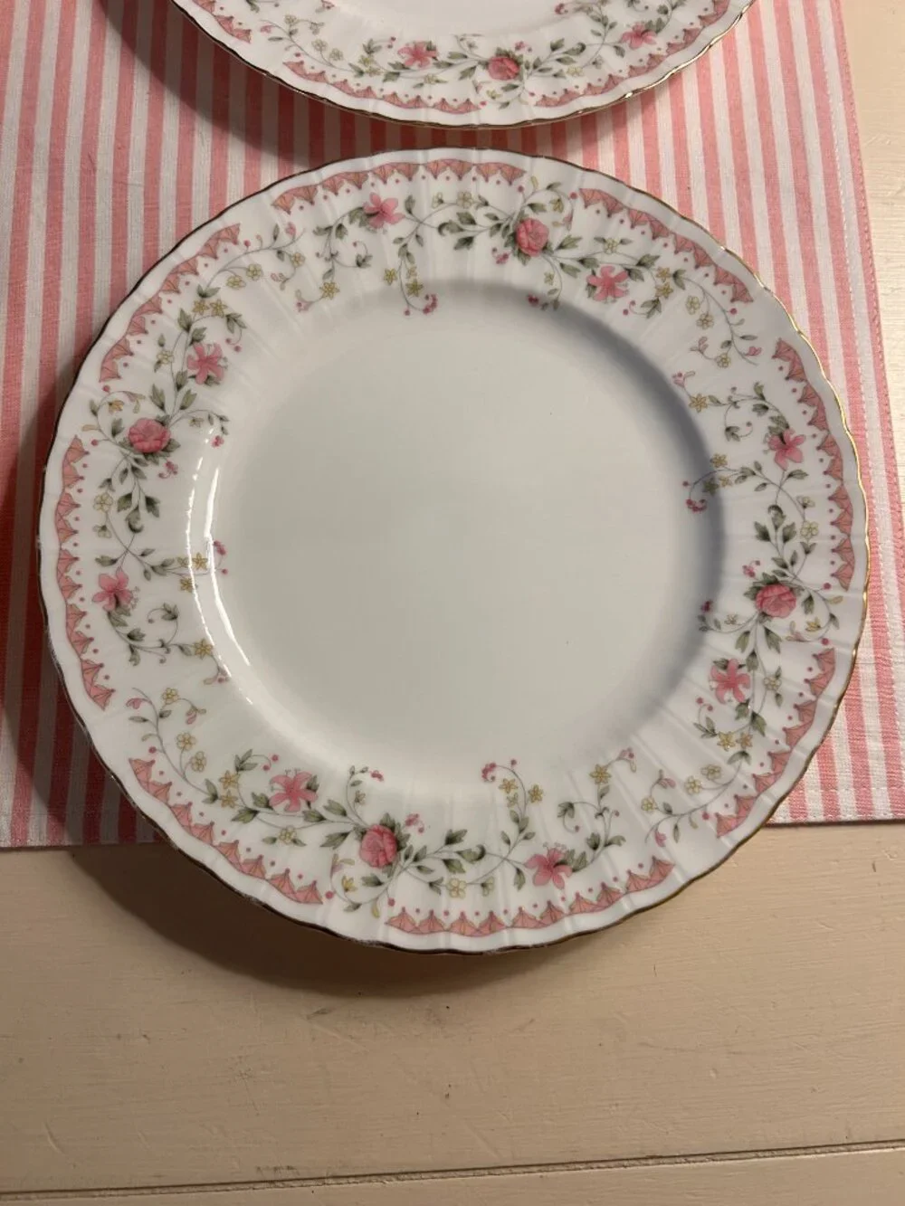 Set of 4 Mikasa Radford Pink Floral Salad/Bread Plates
